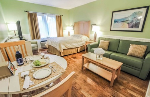 West Yarmouth Hotel | Great hotel room close to beaches and activities in Yarmouth/Cape Cod