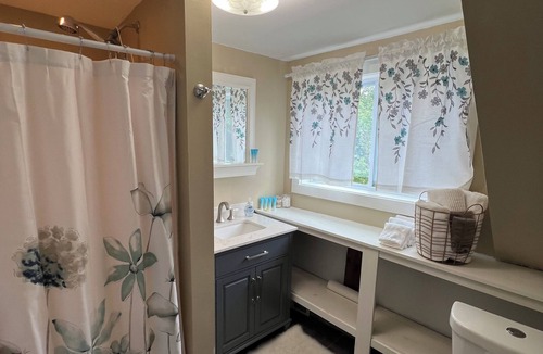 East Burke House | Great Location for All Outdoor Activities. Available for Short-Term