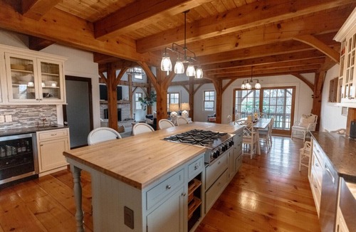 Middletown House | Great Location! High-End Coastal Country Retreat