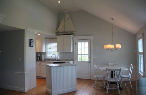 West Yarmouth House | GREAT LOCATION! Now Booking for 2025 2026 Season - 3 min walk to Englewood Beach