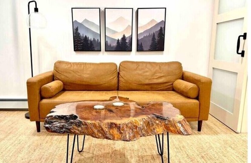 Burlington Apartment | Great location, newly-finished, bright 1-bedroom