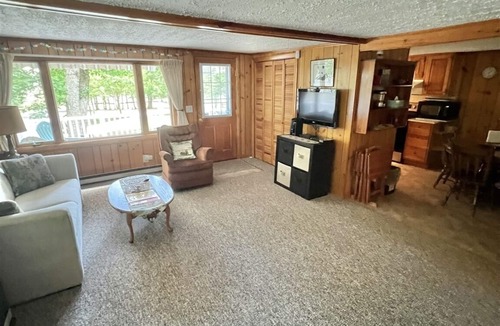 South Casco House | Great Place for a Family Retreat! Sleeps 10