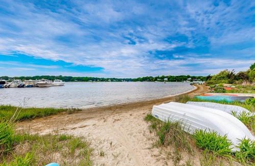 East Falmouth House | Great Pond Escape