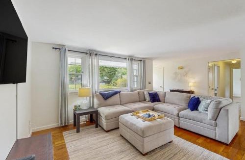 East Falmouth House | Great Pond Escape