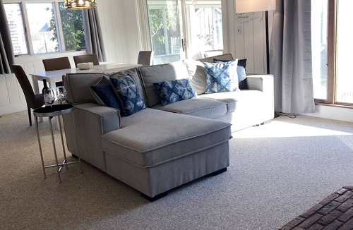 Mara Vista House | Great Pond House - 1 minute walk to private beach