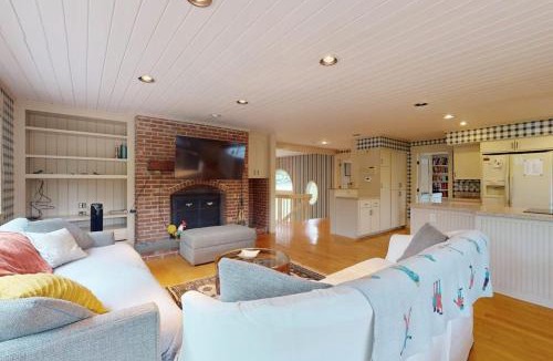 Woodstock House | Great Pond Retreat
