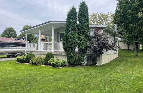 Fishers Landing Cottage | Great price, A-Bay+Clayton! Clean, quiet 3 bedroom cottage+River access+swim.