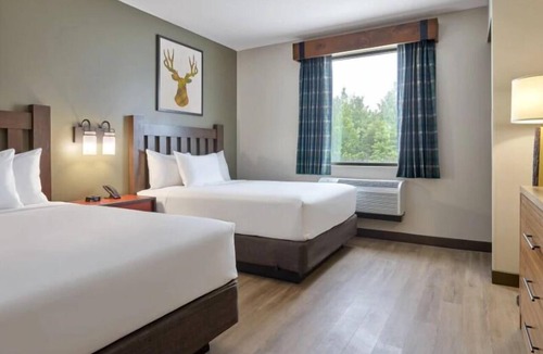 Leominster Resort | Great Wolf Lodge Boston/Fitchburg, MA