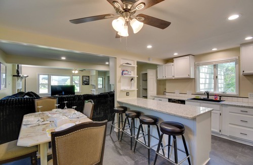 North Greece Cottage | Greece Family Getaway: 2 Mi to Ontario Beach!