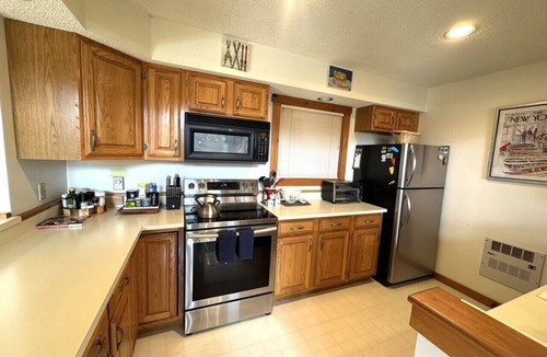 West Dover Villa | Greenspring townhome- Free shuttle and clubhouse