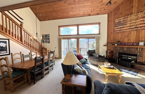 West Dover Villa | Greenspring townhome- Free shuttle and clubhouse