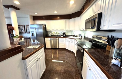 West Dover Villa | Greenspring Townhome- Shuttle, Pool, Hot Tub & Gym