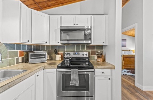 Stowe Area Ski Chalet | Griffin Country Lodge, Chalet 1 ~ a mile to Stowe Resort