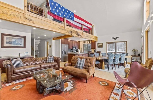 Stowe Area Ski Chalet | Griffin Lodge Chalet 6 about a mile from Stowe Resort