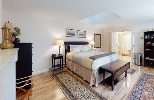 Intervale Apartment | Ground Floor Studio with fast WiFi, Gas Fireplace, & Mini-Fridge - Near Slopes