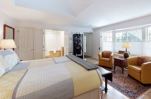 Intervale Apartment | Ground Floor Studio with fast WiFi, Gas Fireplace, & Mini-Fridge - Near Slopes