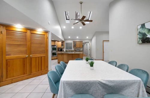 Town of Ramapo House | Group Spring Retreat | Fun Games & Gourmet Kitchen