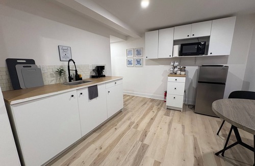Revere Apartment | Guest suite near airport with parking