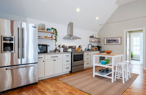 Scarborough Apartment | Guesthouse Retreat just minutes from the Beaches!