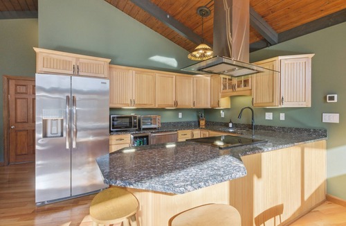 Gilford Ski Chalet | Gunstock Chalet - Close to Gunstock, BNH Pavilion Concerts, and Lake Winni