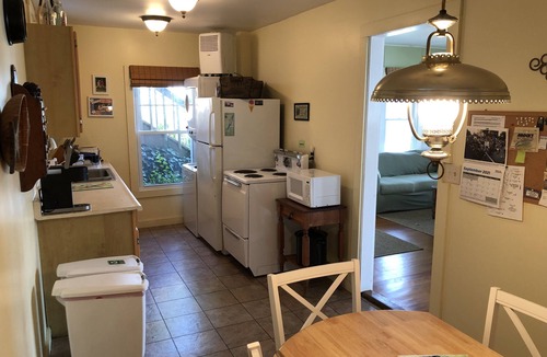 Town of Jerusalem Cottage | Hall's Grape Escape - Lakefront Cottage Retreat on Keuka Lake