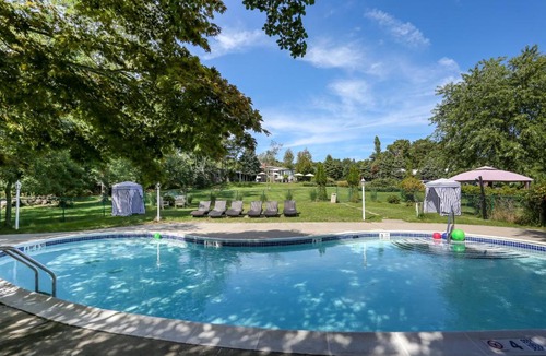 Shinnecock Hills Hotel | Hamlet Inn - PASSES TO COOPERS BEACH
