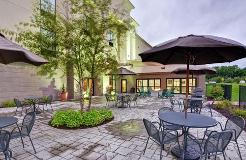 New Hartford Hotel | Hampton Inn and Suites New Hartford/Utica