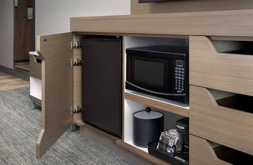 Chelsea Hotel | Hampton Inn Boston Logan Airport Chelsea
