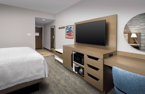 Chelsea Hotel | Hampton Inn Boston Logan Airport Chelsea
