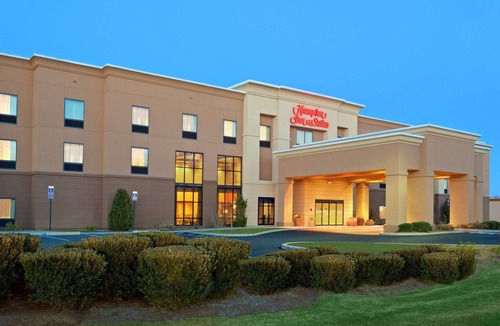 Manchester Hotel | Hampton Inn & Suites Hartford-Manchester