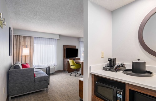 Manchester Hotel | Hampton Inn & Suites Hartford-Manchester