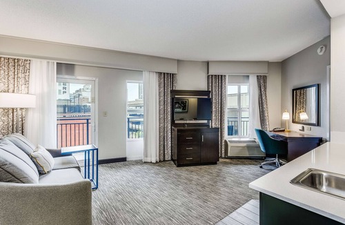 Central Business District Hotel | Hampton Inn & Suites Mobile- Downtown Historic District