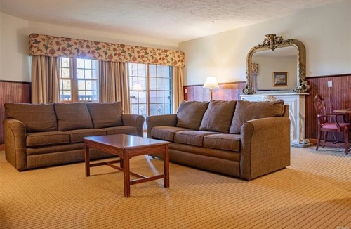 Margaretville Hotel | Hanah mountain resort and country club
