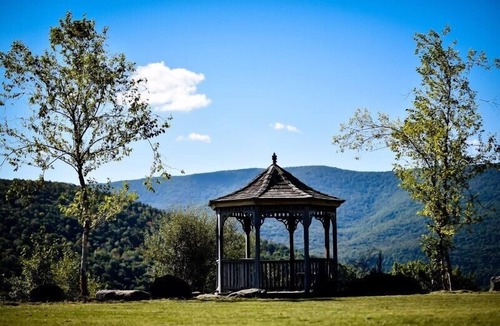 Margaretville Hotel | Hanah mountain resort and country club