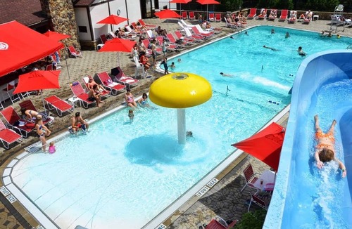 Clymer Apartment | Haney Hideaway/The Peak: Ski, Golf, Fall Fun & 3+ Day Pool Credit! Sleeps 10