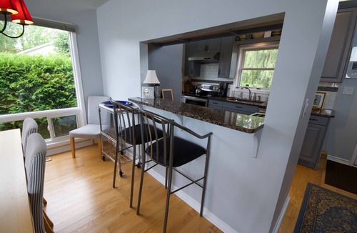 Dashwood Cottage | Hank's Lakefront Cottage: Lots Of Space And Ready For Your Lake Huron Vacation!