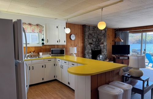 Meredith House | Happiness Awaits on Lake Winnipesaukee-By Break Away