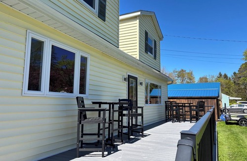 Lake Erie Beach House | Happy Haven- close to beach and Mickey Rats-recently bought