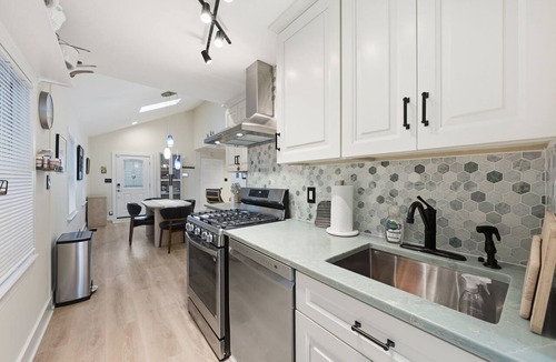 Lake Como House | Happy House at the Jersey Shore. 2BR house, AC. Walk to beautiful Belmar beach.