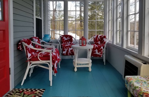 Georges Mills House | Happy Vacation Home near Lake Sunapee, New London and Dartmouth