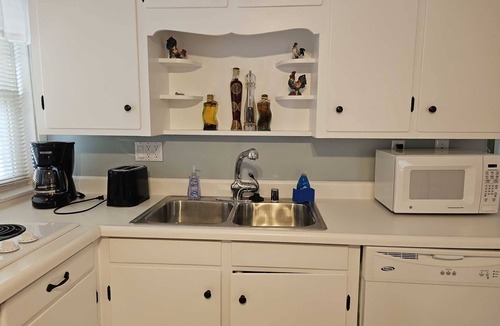 Bar Harbor Apartment | Harbor Breeze B - nicely-renovated upstairs apartment in Bar Harbor