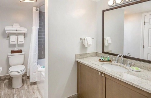 Yachting Village Resort | Harborfront Charm at Wyndham Onshore Resort