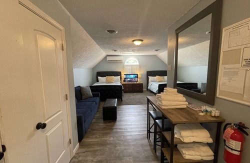 Put-in-Bay House | Harbour Square Suites