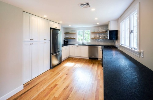 West Chatham House | Hardings Hideaway: 020-C Renovated Chatham Beach House with Views