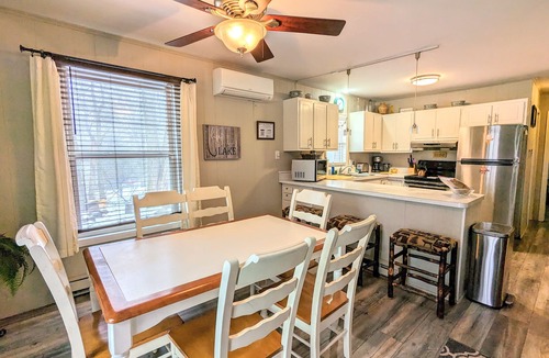 Lake Harmony Estates House | Harmony Cottage by AvantStay | Lake Access, Hot Tub, Fire Pit, & Game Room