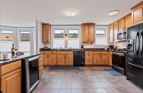 Deering Center House | Harmony House/Walk to Downtown/Parking/Balcony