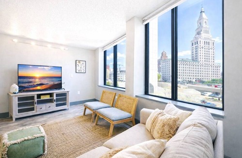 Downtown Hartford Condo | Hartford Home w/Skyline Views near Bushnell Park!