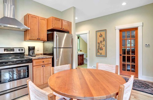 Hartland Apartment | Hartland Hill House, a Charming Hilltop Hideaway