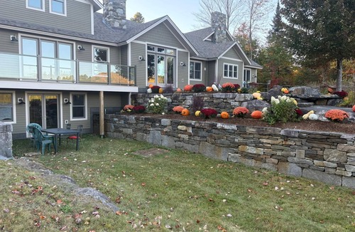 Barnet Apartment | Harvey Lake 3BR Garden Apartment-Lakefront-Private Dock-Fireplace -Full Kitchen