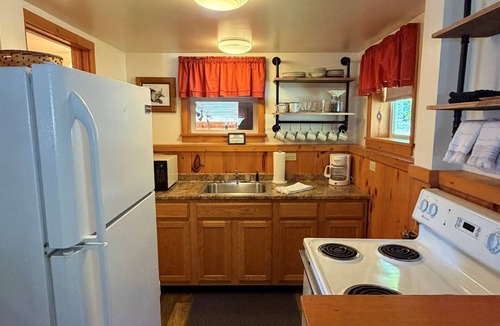 Cooperstown House | Hatch's Nest - Awesome lake views, shared waterfront, great studio apartment
